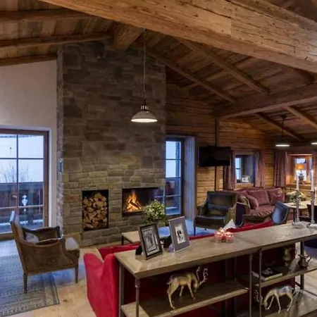 7br Modern Chalet Close To Mountain Villa