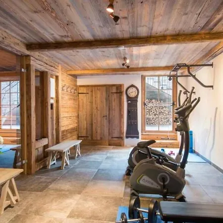 7br Modern Chalet Close To Mountain Villa *