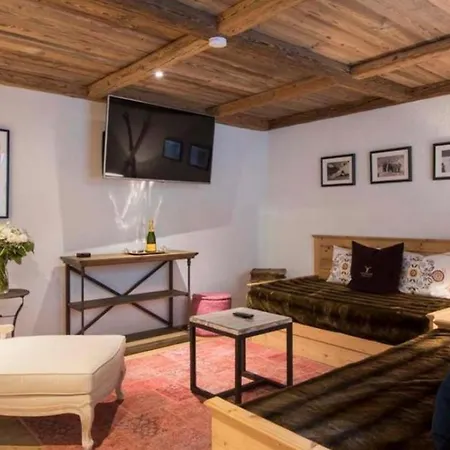 7br Modern Chalet Close To Mountain Vila